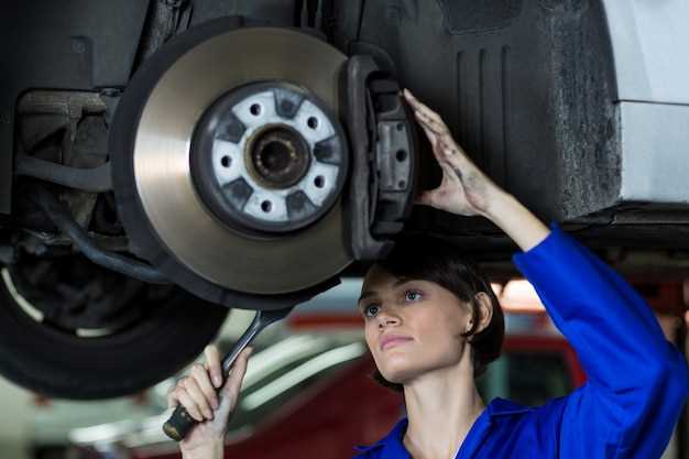 Подготовка и начальные шаги перед заменой ролика натяжителя