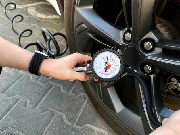 Преимущества использования ножного насоса для автомобиля